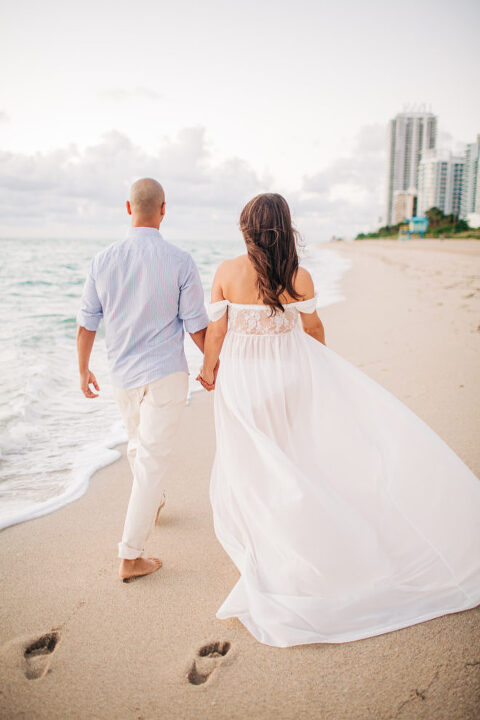 ?pp_route=%2Fimage-resize&path=%3DcGcq5CM5kDewYjNtETL40SatFWaN9lbvl2czV2U5RXauJXZ0FWTlNXay5WdTh2YhVmQvUDMvEjMwIjf&width=480 BeachSunriseMaternitySession_Miami-8-1