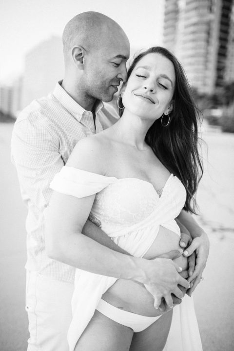 BeachSunriseMaternitySession_Miami-14-1-683x1024(pp_w480_h719) Babymooning in Miami