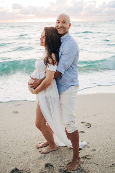 BeachSunriseMaternitySession_Miami-20-660x990(pp_w480_h720) BeachSunriseMaternitySession_Miami-20
