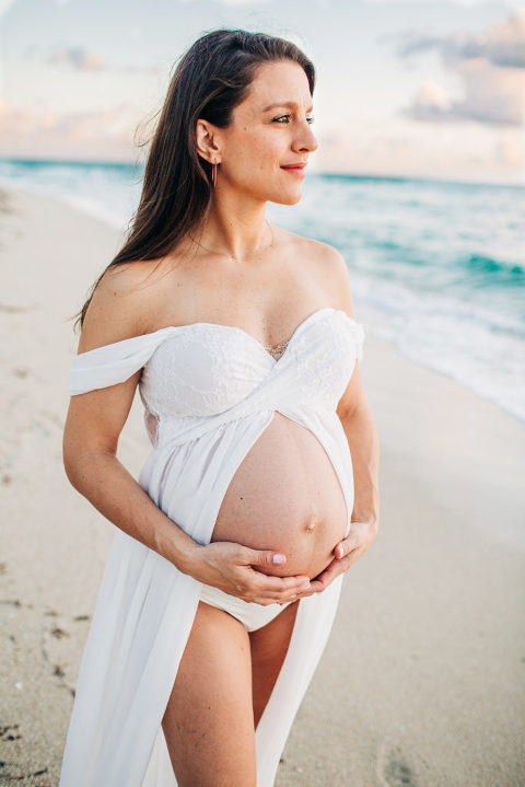 BeachSunriseMaternitySession_Miami-28-1-683x1024(pp_w480_h719) Babymooning in Miami
