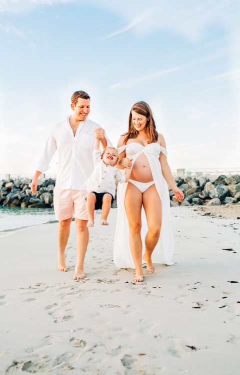 SouthBeach_MaternitySession-1-657x1024(pp_w480_h748) A Dreamy Miami Maternity Session at the Beach