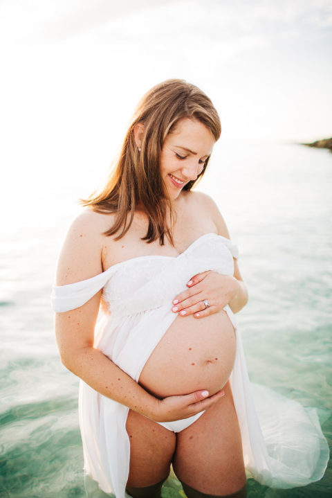 SouthBeach_MaternitySession-5-1-683x1024(pp_w480_h719) A Dreamy Miami Maternity Session at the Beach
