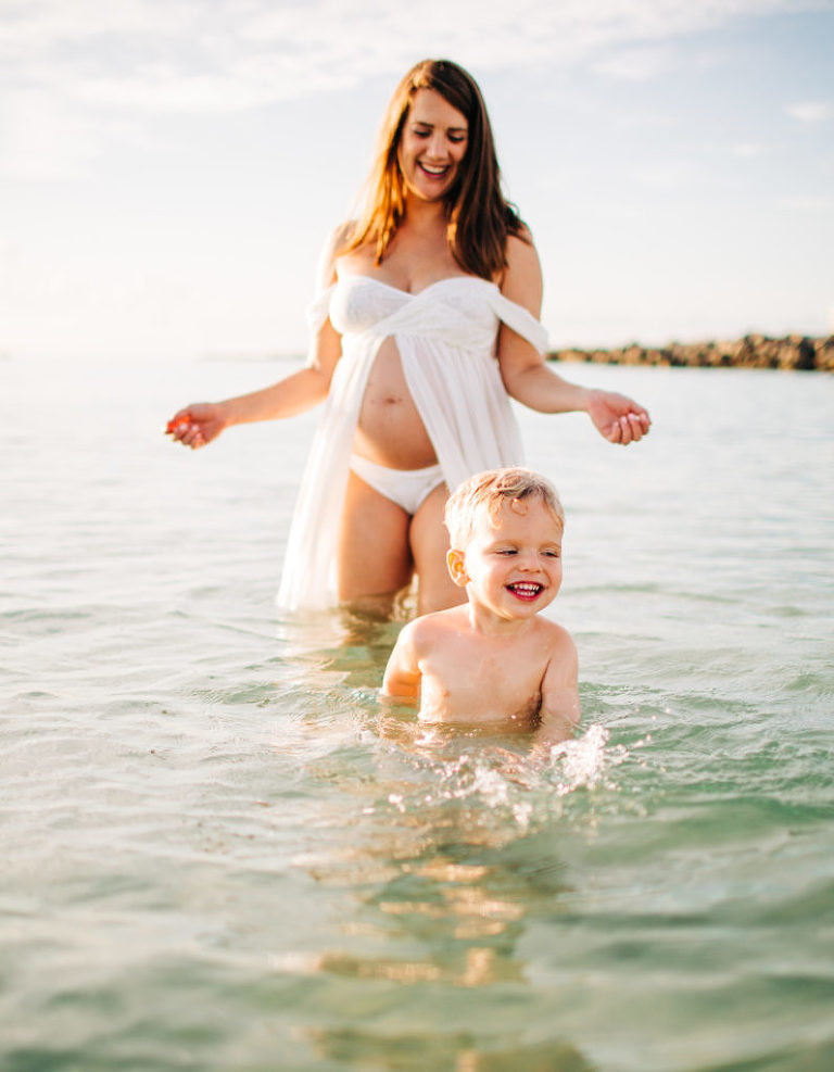 SouthBeach_MaternitySession-6-1-796x1024(pp_w768_h987) A Dreamy Miami Maternity Session at the Beach
